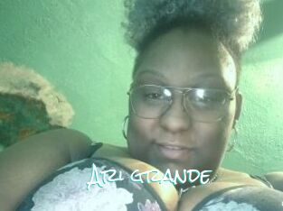 Ari_grande
