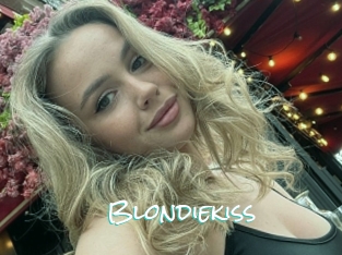 Blondiekiss