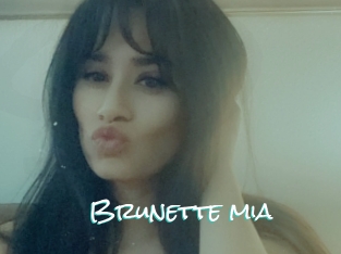 Brunette_mia