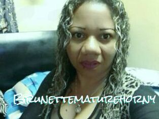 Brunettematurehorny