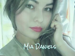 Mia_Daniels