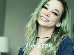 Mia_Fern