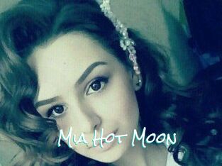Mia_Hot_Moon