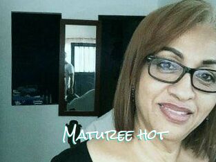 Maturee_hot