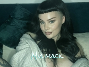 Mia_mack