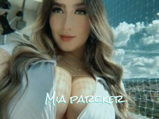 Mia_parcker