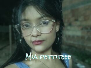 Mia_pettiteee