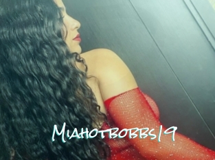 Miahotbobbs19