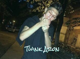 Twink_Aron